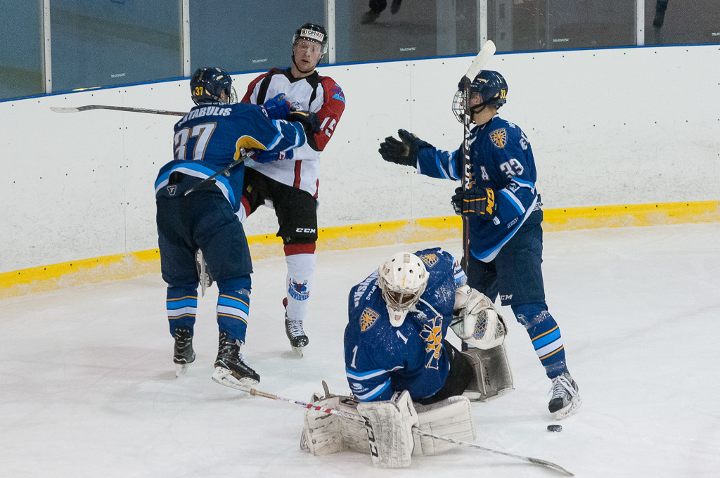Optibet hokeja līgas regulārā čempionāta spēlē 2017. gada 09. decembrī ledus hallē "Rīga" starp "HS Rīga" un "Zemgale/LLU".