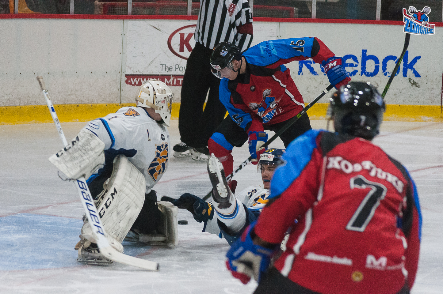 Optibet hokeja līgas regulārā čempionāta spēlē Zemgale/LLU uzvar HS Rīga ar rezultētu 2:0 Jelgavas ledus hallē 2017. gada 25. oktobrī.