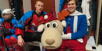 2017. gada 16. decembrī  Jelgavas Ledus hallē notika labdarības hokeja spēle “Uzbur svētku prieku”, kuru aizvadija HK “Zemgale/LLU” un Jelgavas Ledus sporta skolas (JLSS) apvienotā komanda pret Zemgales Amatieru hokeja līgas (ZAHL) izlases komandu.