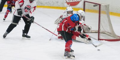 Latvijas bērnu un jauniešu čempionāta spēle starp "JLSS U18" un "Valmieras HK" Jelgavas ledus hallē Jelgavā 2018. gada 13. janvārī.