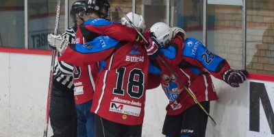 Latvijas bērnu un jauniešu čempionāta spēle starp "JLSS U18" un "Valmieras HK" Jelgavas ledus hallē Jelgavā 2018. gada 13. janvārī.