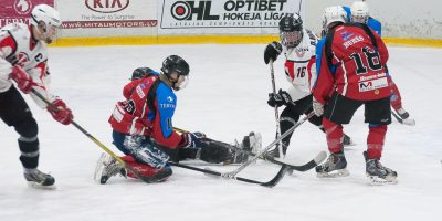 Latvijas bērnu un jauniešu čempionāta spēle starp "JLSS U18" un "Valmieras HK" Jelgavas ledus hallē Jelgavā 2018. gada 13. janvārī.