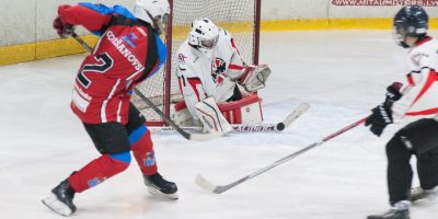 Latvijas bērnu un jauniešu čempionāta spēle starp "JLSS U18" un "Valmieras HK" Jelgavas ledus hallē Jelgavā 2018. gada 13. janvārī.