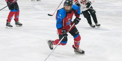 Latvijas bērnu un jauniešu čempionāta spēle starp "JLSS U18" un "Valmieras HK" Jelgavas ledus hallē Jelgavā 2018. gada 13. janvārī.