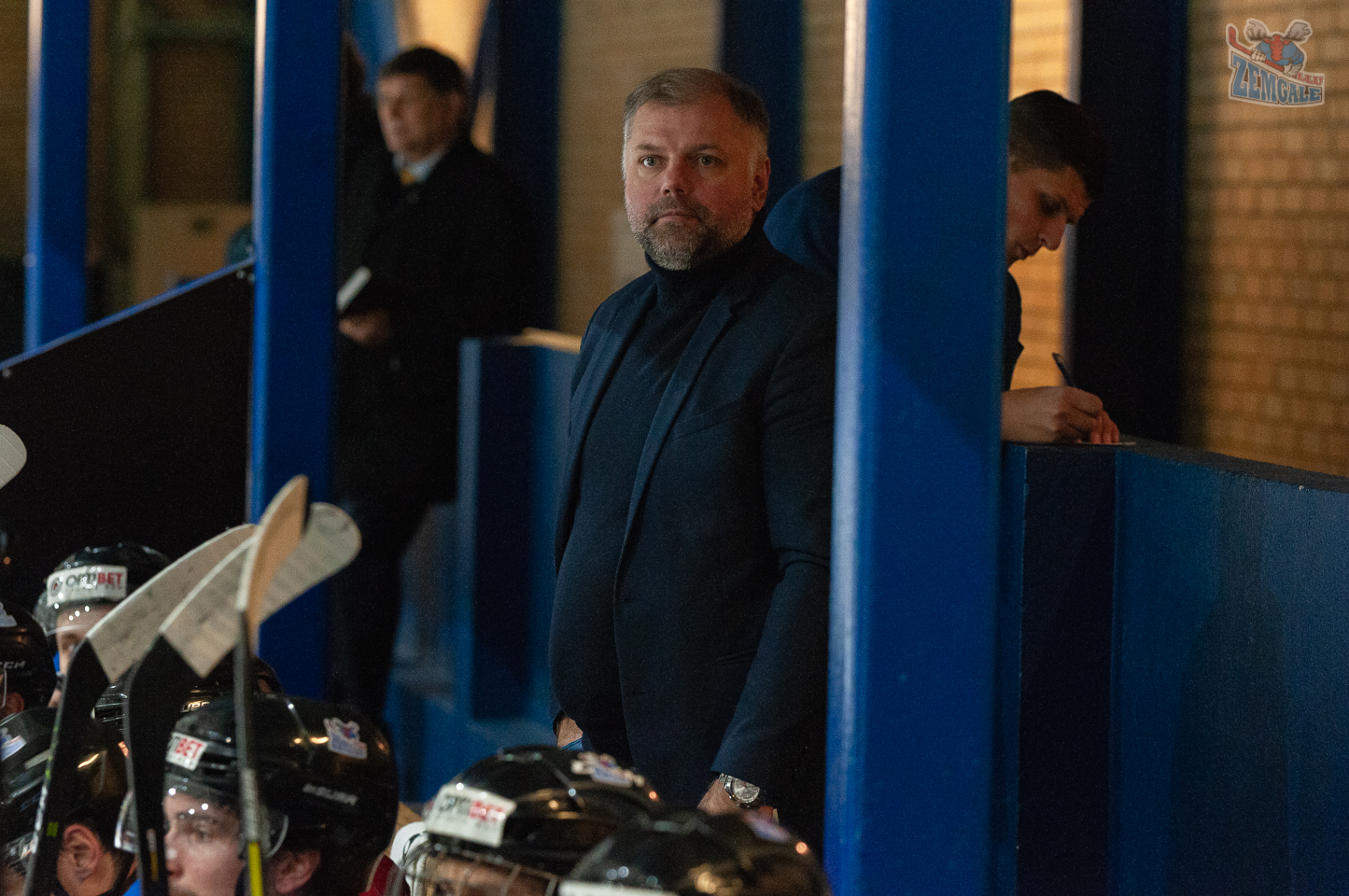 Zemgale/LLU - Olimo 30.10.2019. Galvenais treneris Valērijs Kuļibaba vēro spēli