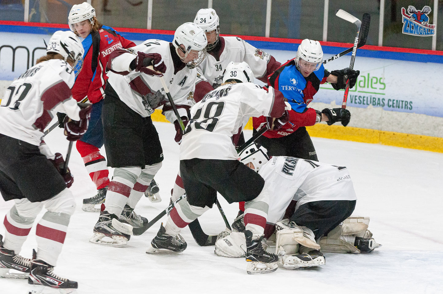 Jaunatnes attīstības hokeja līgas (JAHL) regulārā čempionāta spēle starp HK “Zemgale Juniors” un HS “Rīga 2003” Jelgavas ledus hallē 2019. gada 8. decembrī. | Foto: Ruslans Antropovs / rusantro.com