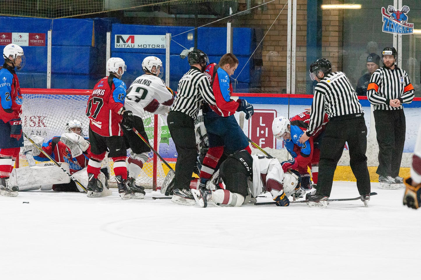 Jaunatnes attīstības hokeja līgas (JAHL) regulārā čempionāta spēle starp HK “Zemgale Juniors” un HS “Rīga 2003” Jelgavas ledus hallē 2019. gada 8. decembrī. | Foto: Ruslans Antropovs / rusantro.com